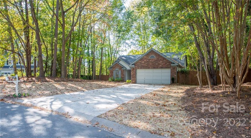 Property image 2 at 202 Aurora Lane, Huntersville, NC 28078