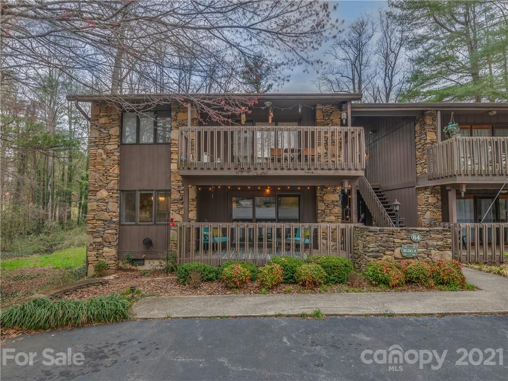 Property image 2 of 64 Maxine Lane in The Woods, Hendersonville, NC 28739