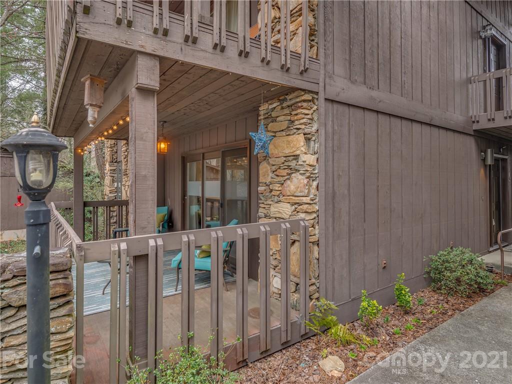 Property image 5 of 64 Maxine Lane in The Woods, Hendersonville, NC 28739