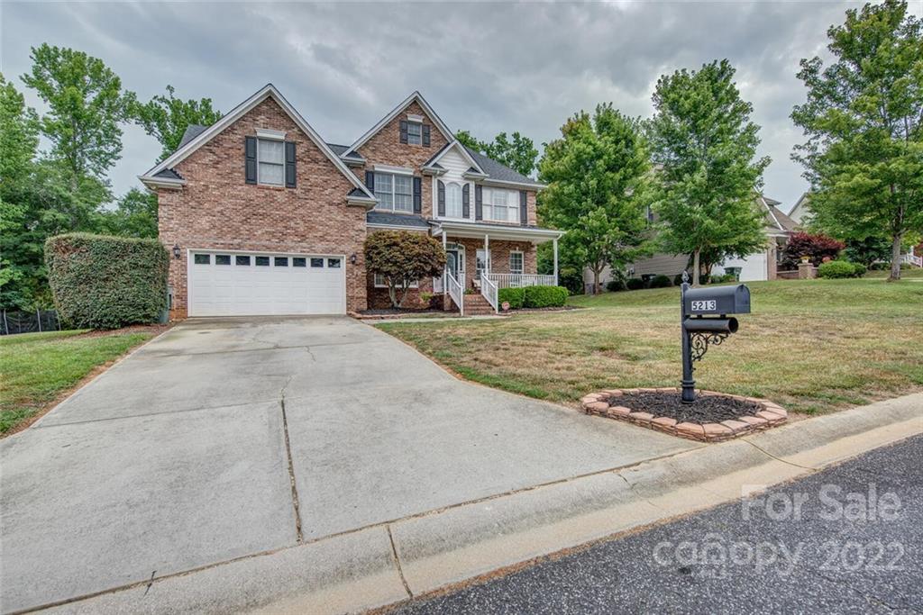 Property image 2 of 5213 Featherstone Court in Cramer Woods, Gastonia, NC 28056