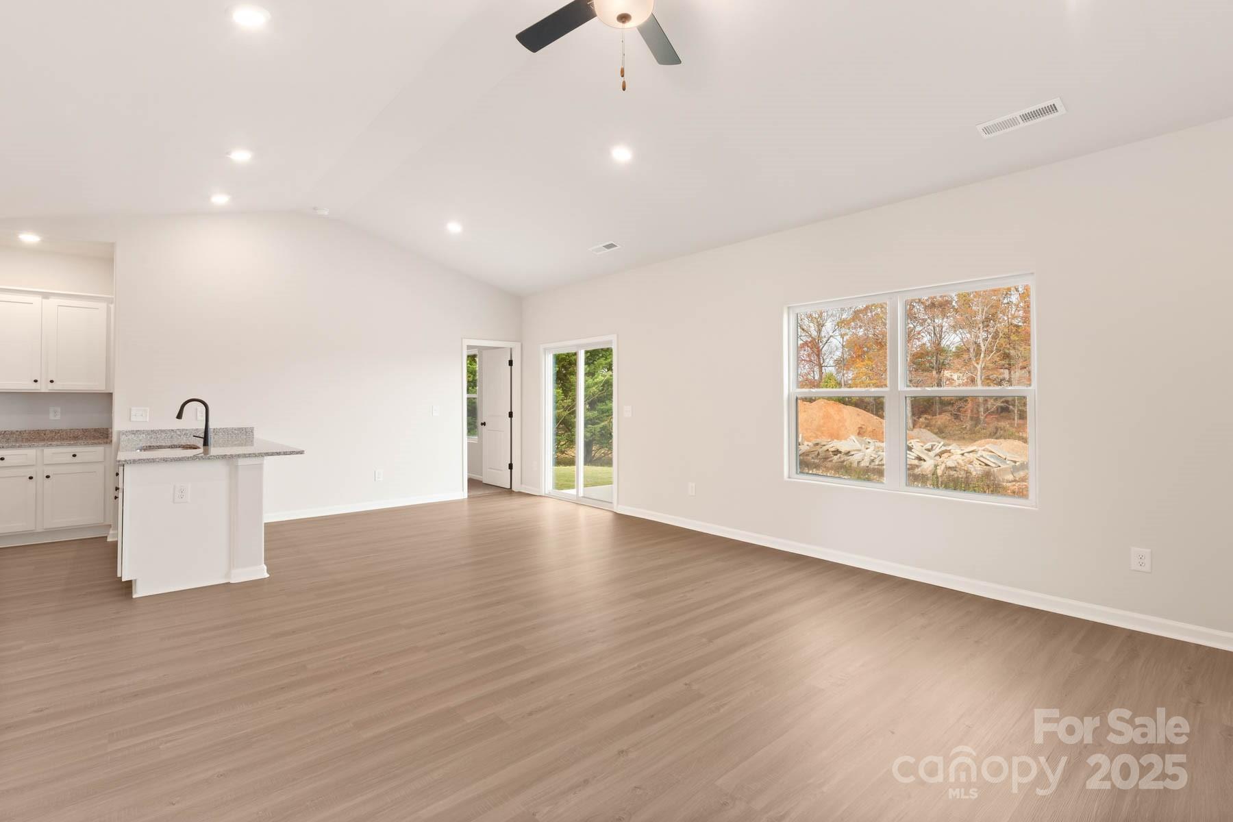 Property image 2 of 3505 Saddlebred Drive in Stagecoach Station, Gastonia, NC 28052