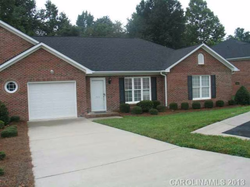 551 Queen Brogan Court