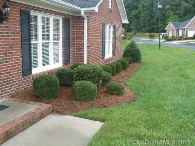 Property image 2 of 551 Queen Brogan Court in Windsor Woods, Gastonia, NC 28054