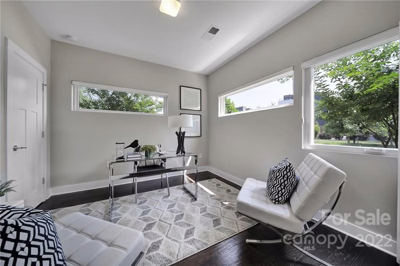Property image 3 at 111 W Poindexter Drive, Charlotte, NC 28203