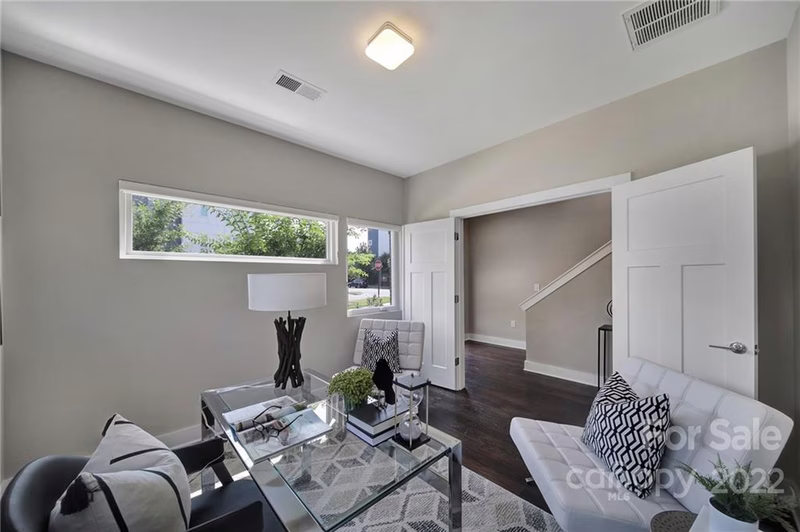 Property image 4 at 111 W Poindexter Drive, Charlotte, NC 28203
