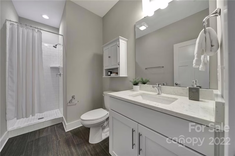 Property image 5 at 111 W Poindexter Drive, Charlotte, NC 28203