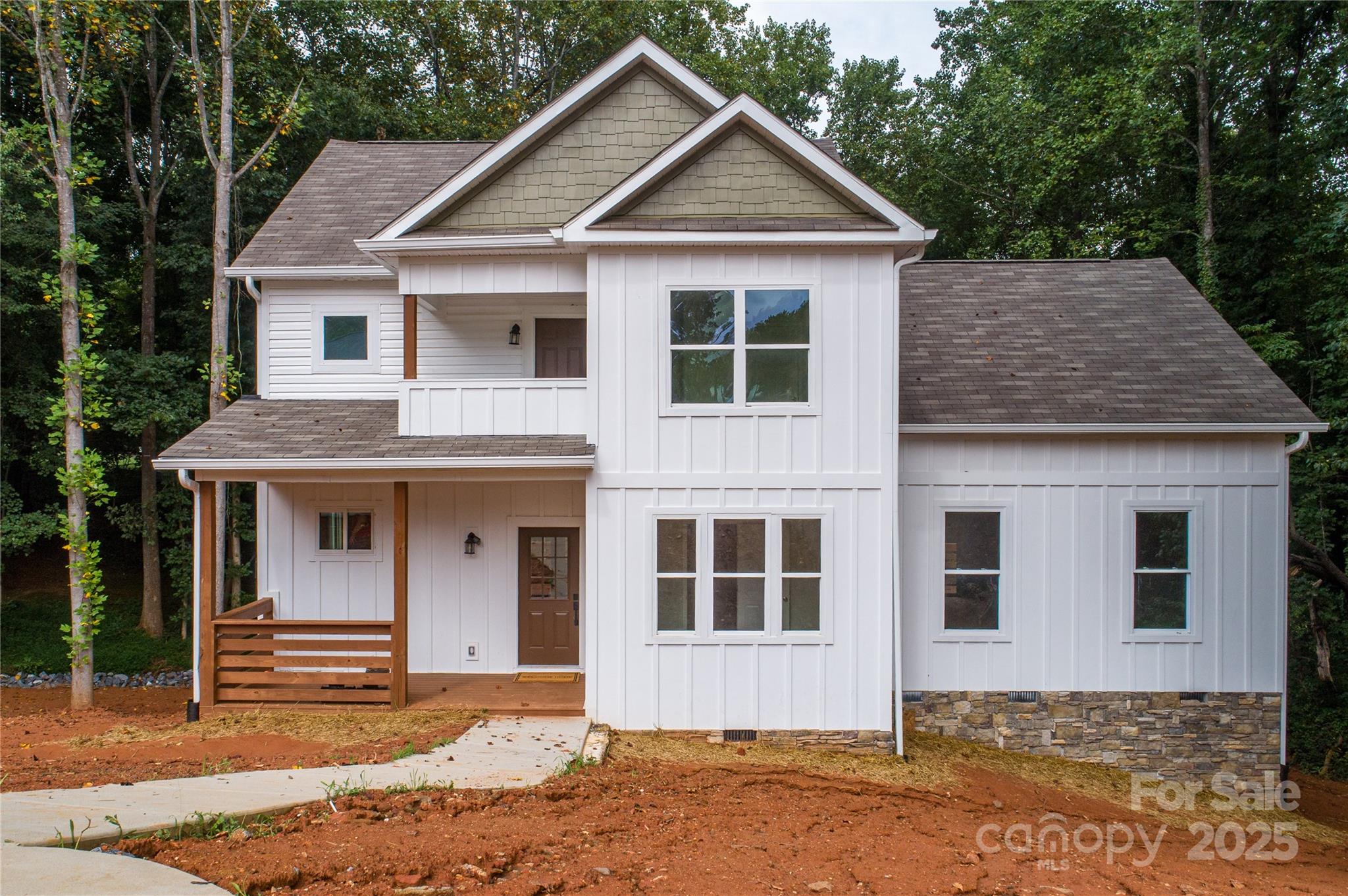 Property image 2 of 4125 Hemingway Drive in Maybrook, Hickory, NC 28601