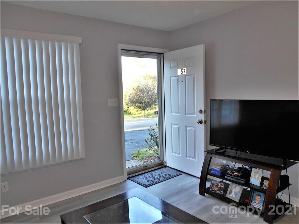 Property image 4 of 157 24th Street in Mimosa Gardens, Hickory, NC 28601
