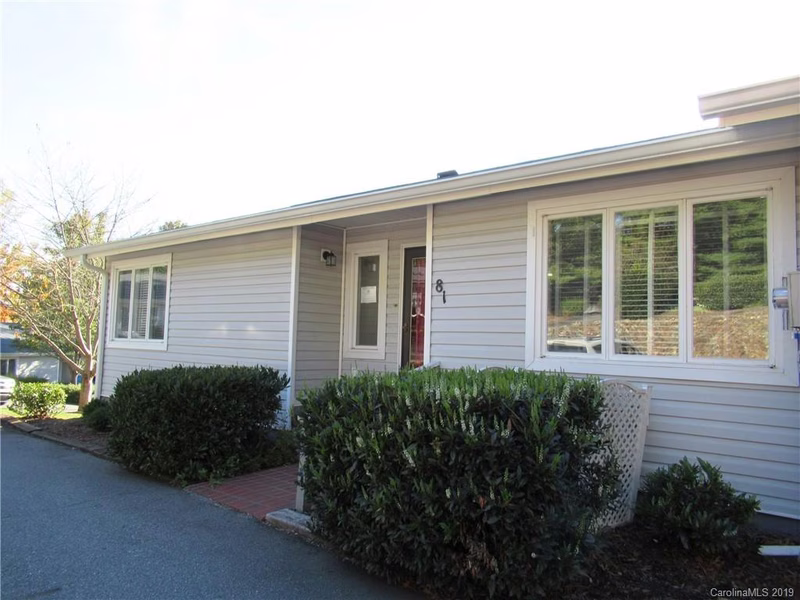 81 Hollybrook Drive