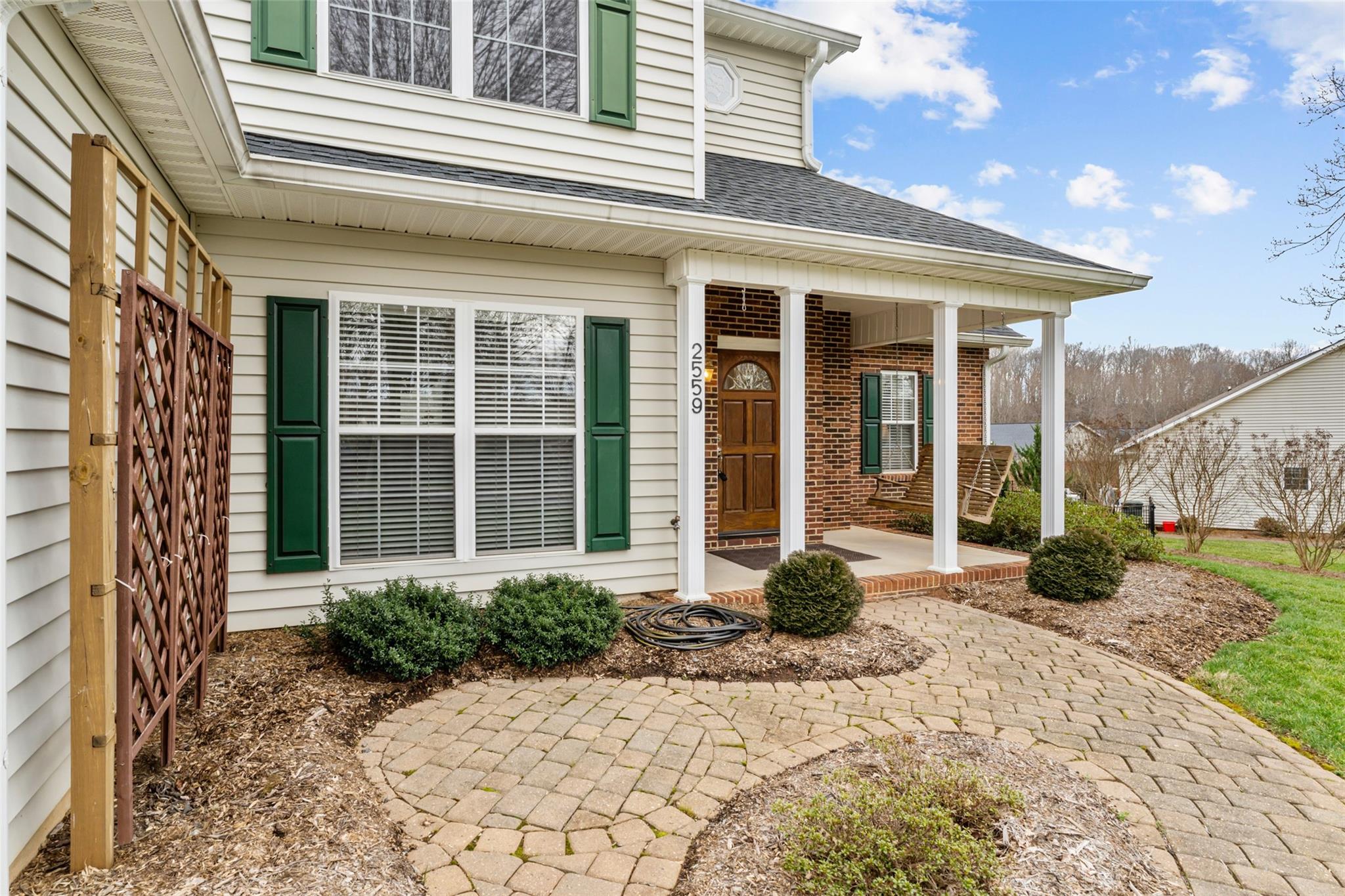 Property image 2 of 2559 Touchstone Circle in Walnut Creek, Newton, NC 28658