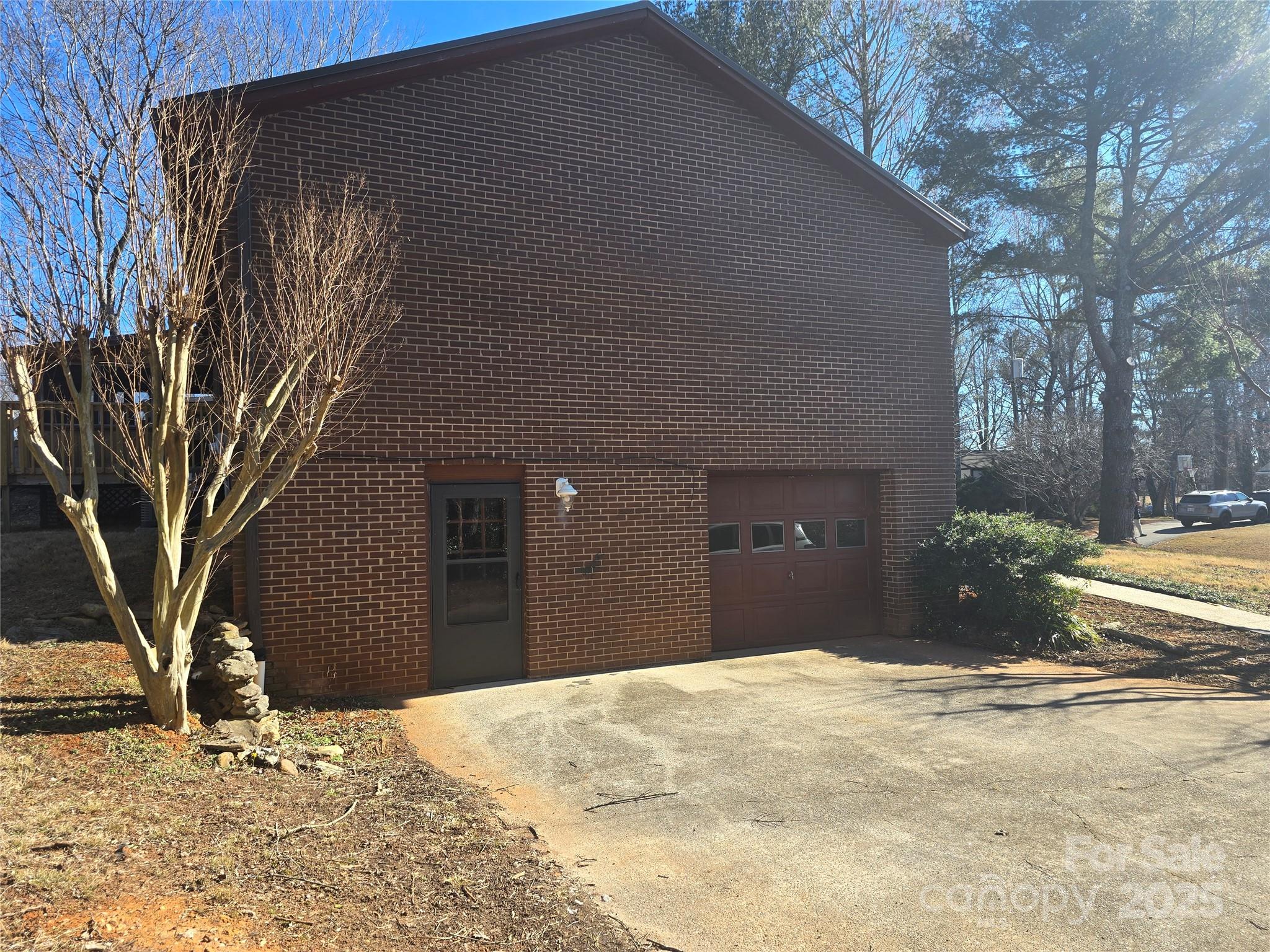 Property image 5 of 5636 Sandhurst Road in Homestead, Hickory, NC 28602
