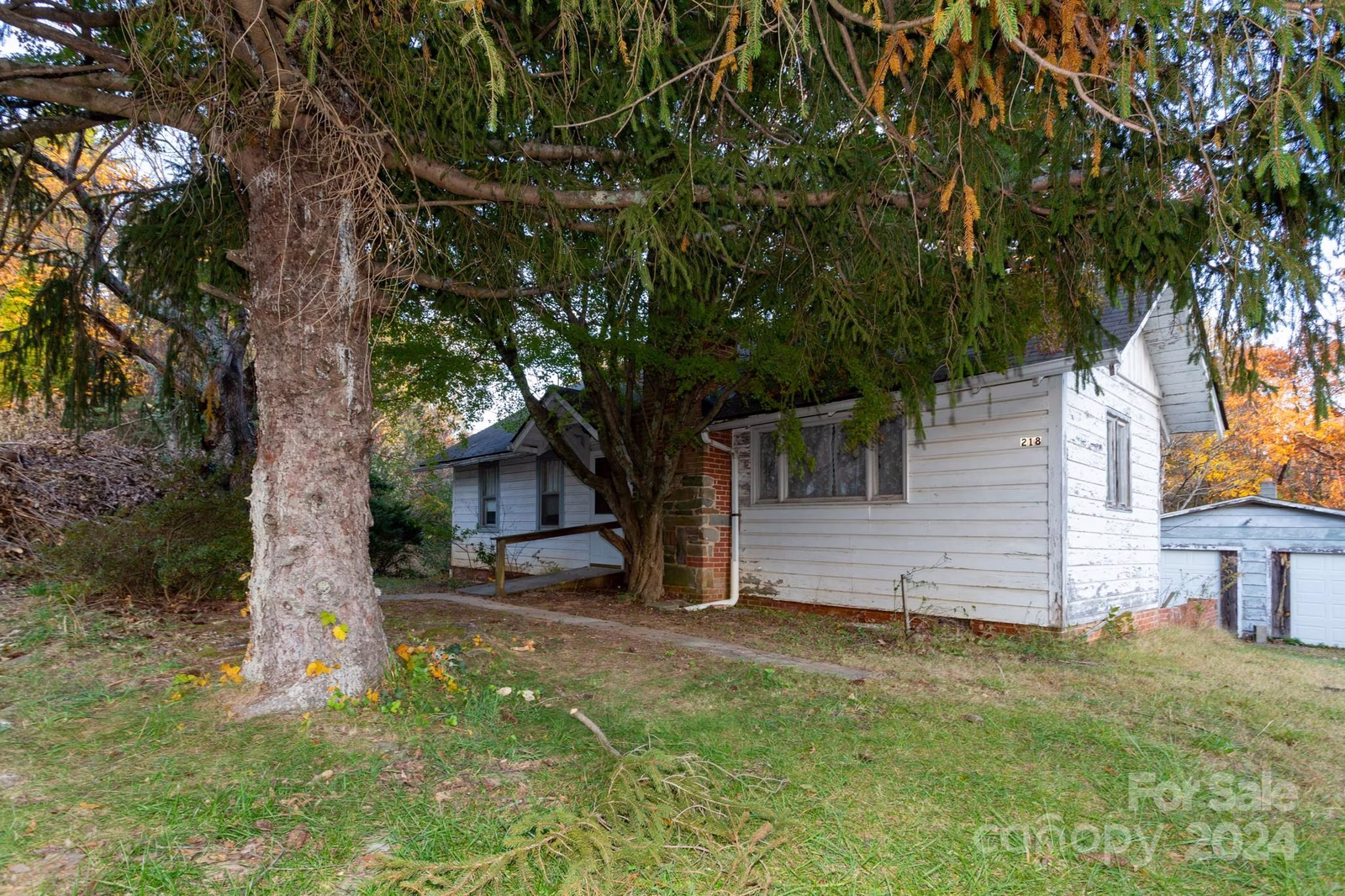 Property image 1 at 218 Northeast Avenue, Swannanoa, NC 28778