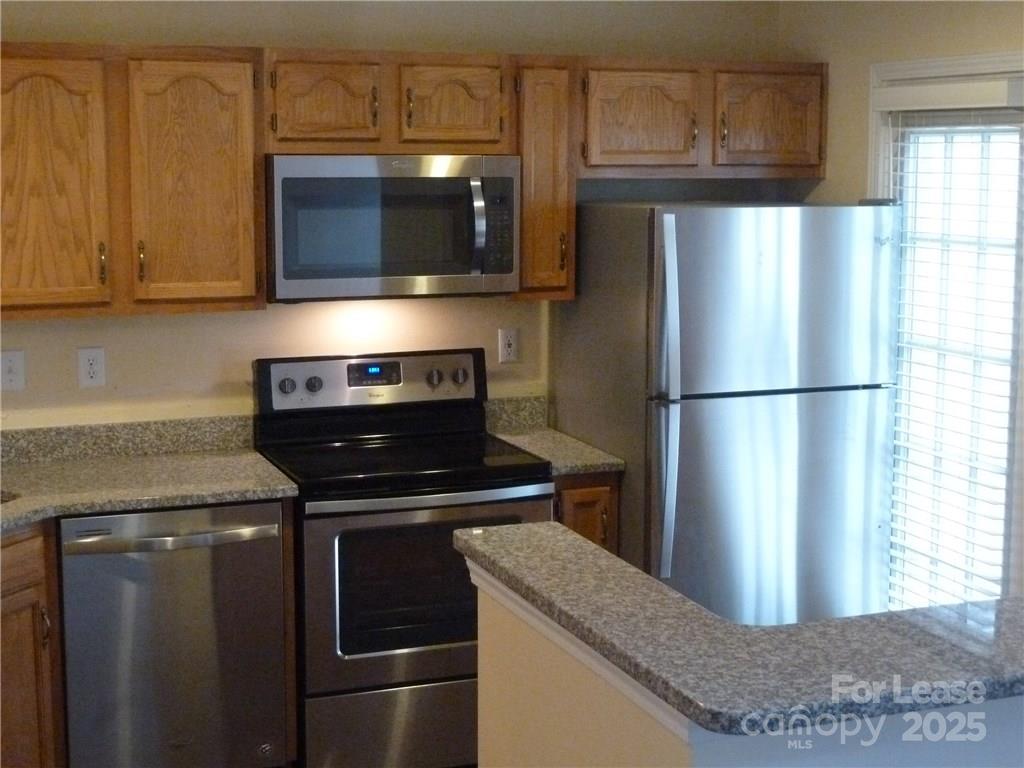 Property image 3 of 8424 Southgate Commons Drive in Southgate, Charlotte, NC 28277