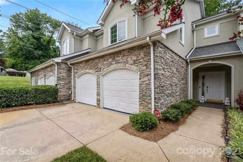 Property image 2 at 3431 Royal Crest Drive, Charlotte, NC 28210