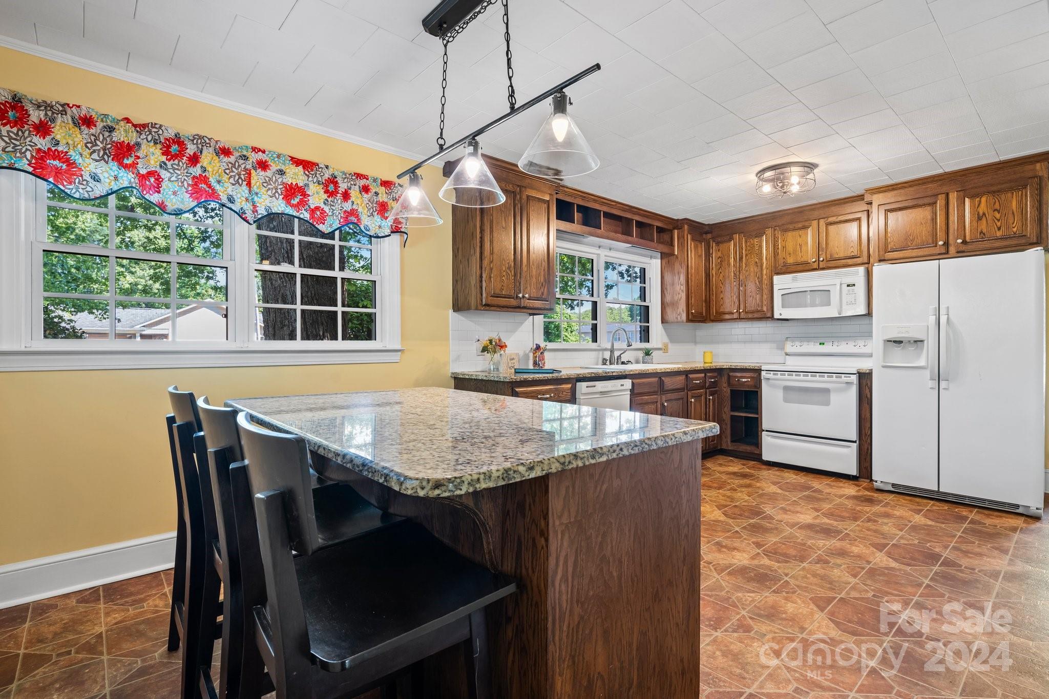 Property image 3 of 916 E Main Street in Boyd Heights, Maiden, NC 28650