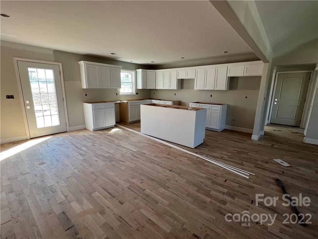 Property image 3 of 203 S 5th Avenue in Temple Heights, Maiden, NC 28650