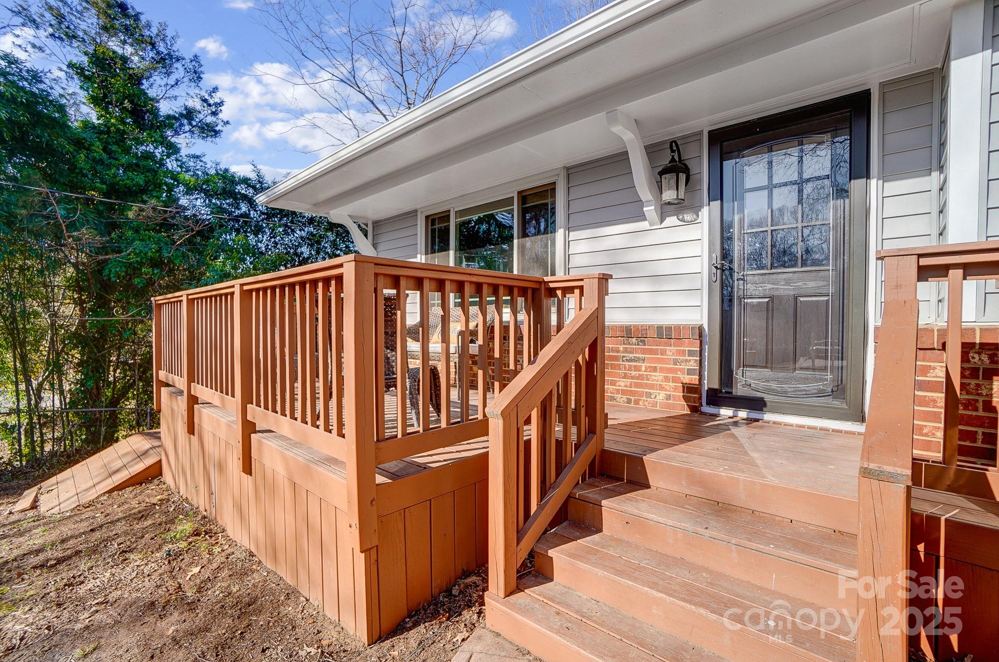 Property image 4 of 6514 Highwood Place in Starmount, Charlotte, NC 28210