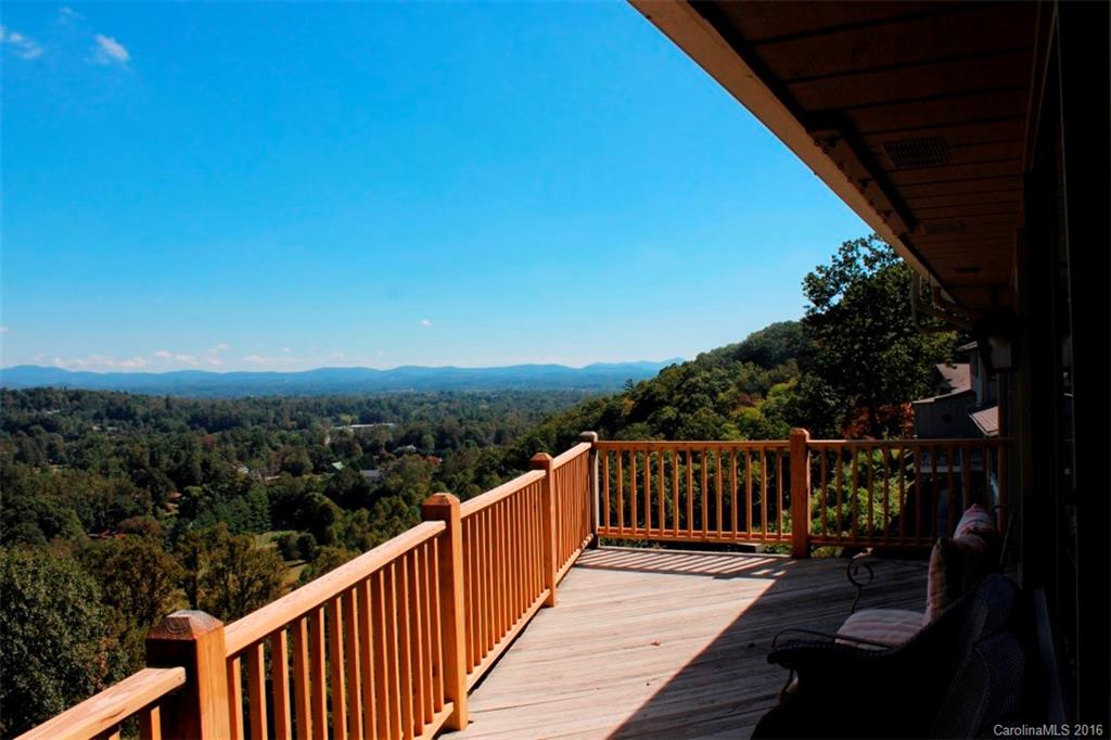 Property image 2 of 522 Davis Mountain Road in Country Ridge, Laurel Park, NC 28739