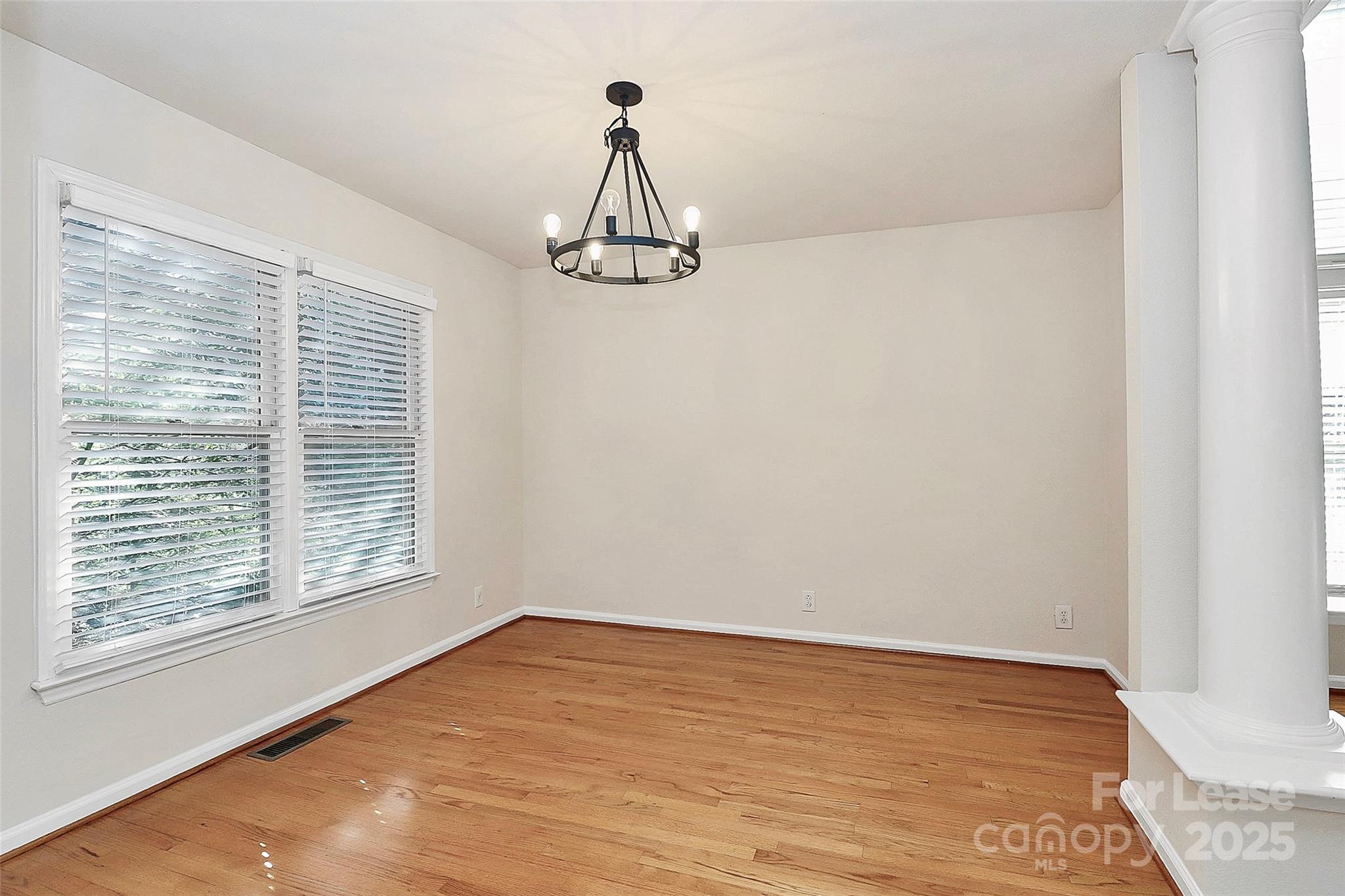 Property image 4 of 500 River Oaks Lane in Wimbledon, Charlotte, NC 28226