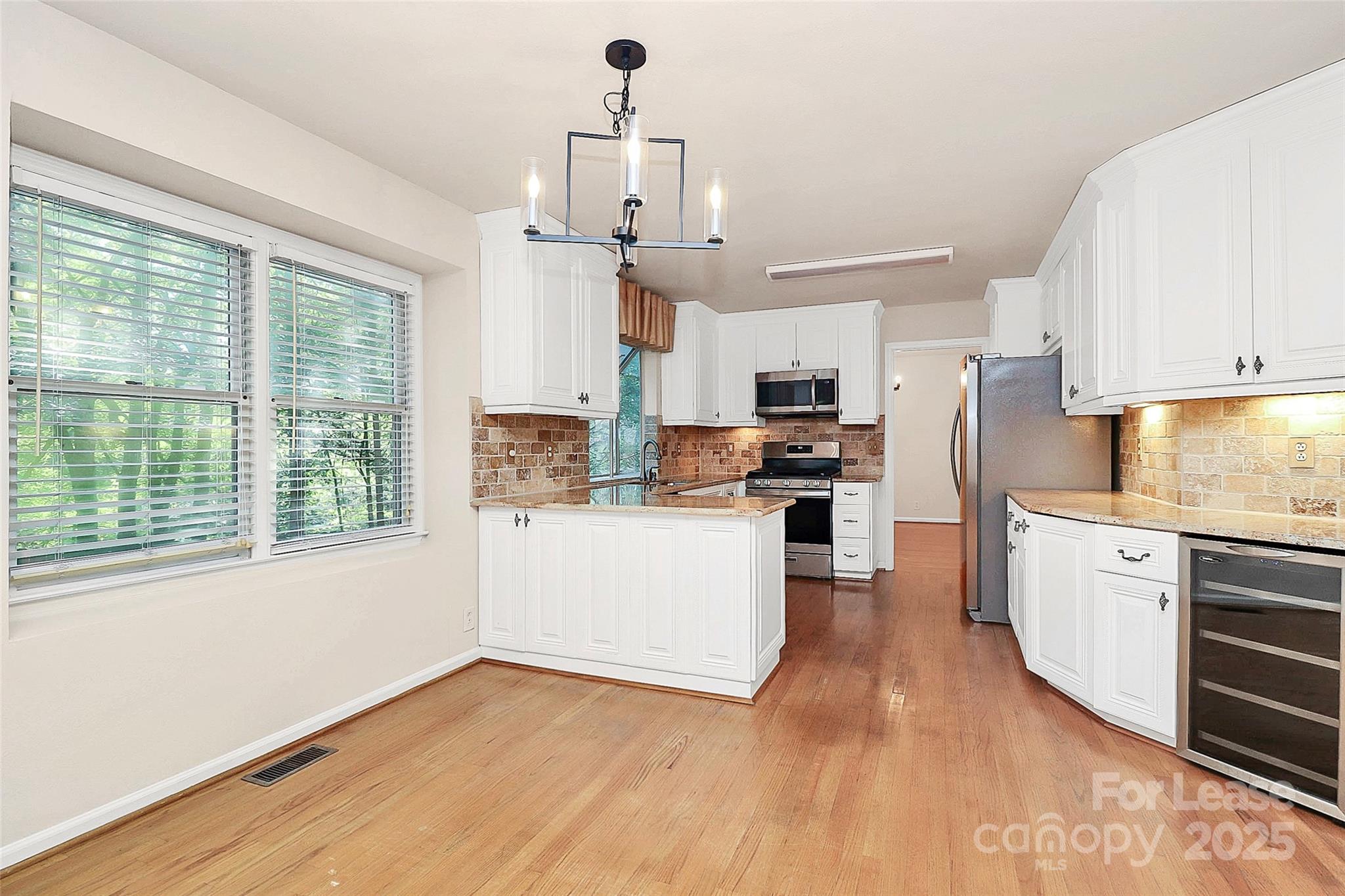 Property image 5 of 500 River Oaks Lane in Wimbledon, Charlotte, NC 28226