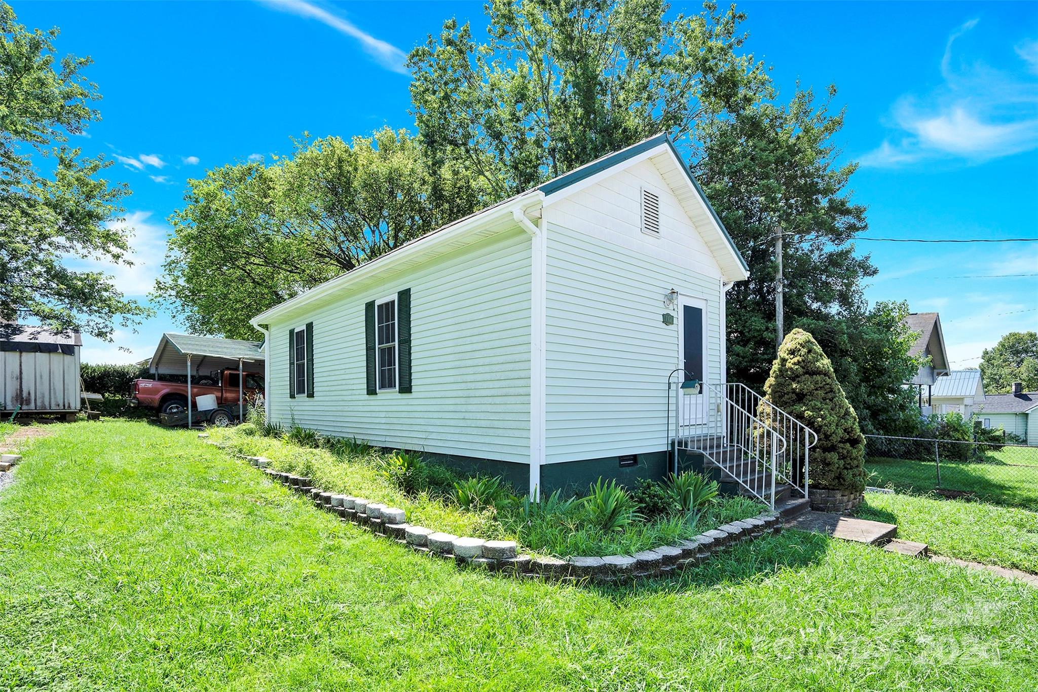 Property image 3 of 141 14th Street in Shuford Mill Village, Hickory, NC 28602