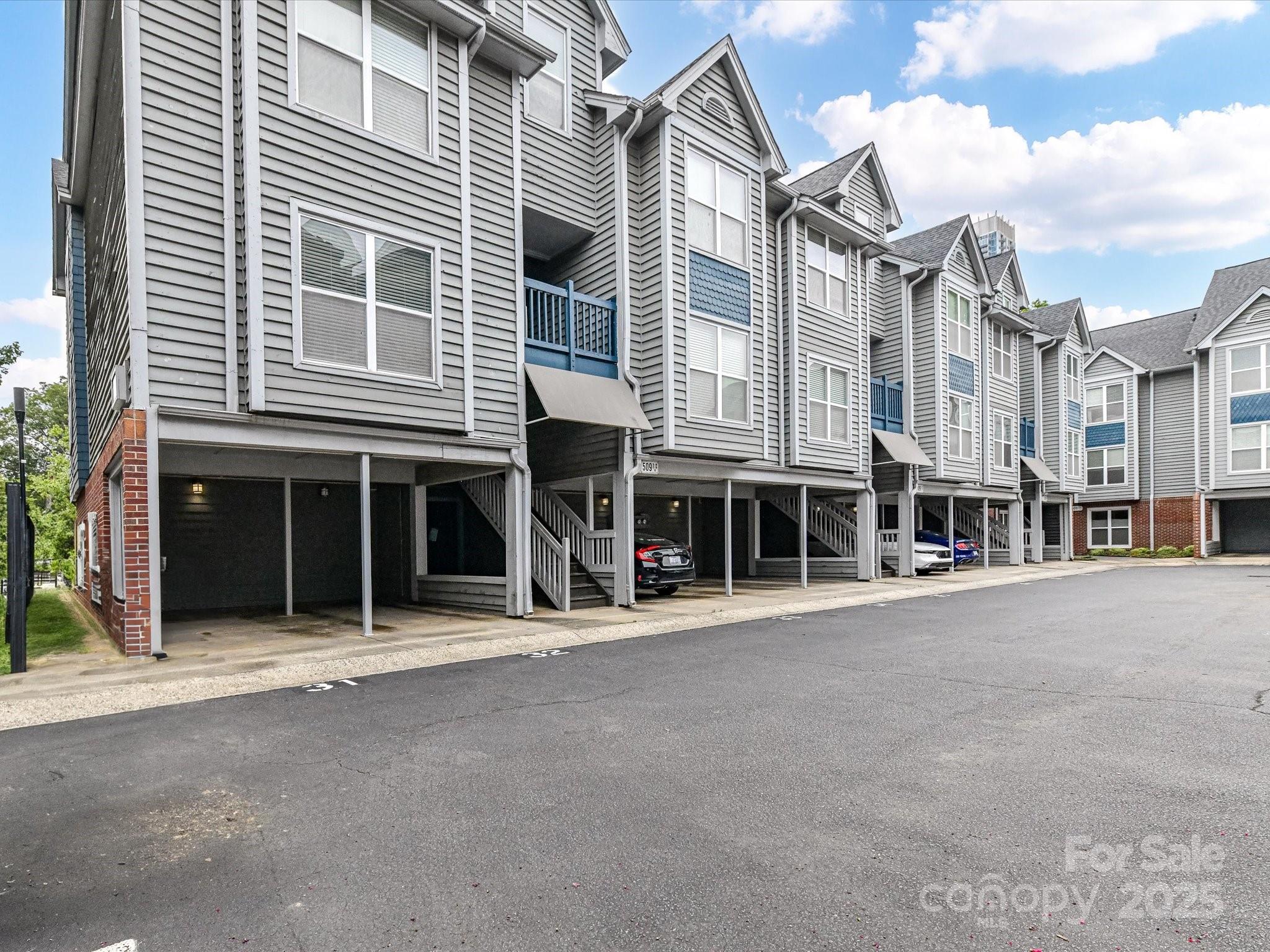 Property image 2 of 509 N Graham Street in The Fourth Ward Square, Charlotte, NC 28202