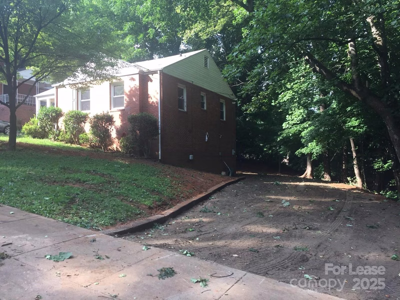 Property image 2 at 385 Westwood Drive, Statesville, NC 28677