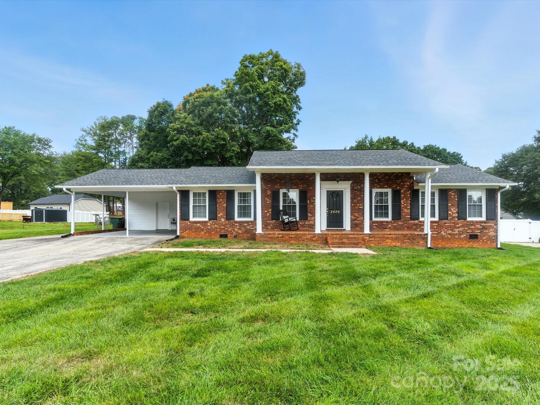 Property image 2 of 2426 Redbud Drive in Sedgefield, Gastonia, NC 28056