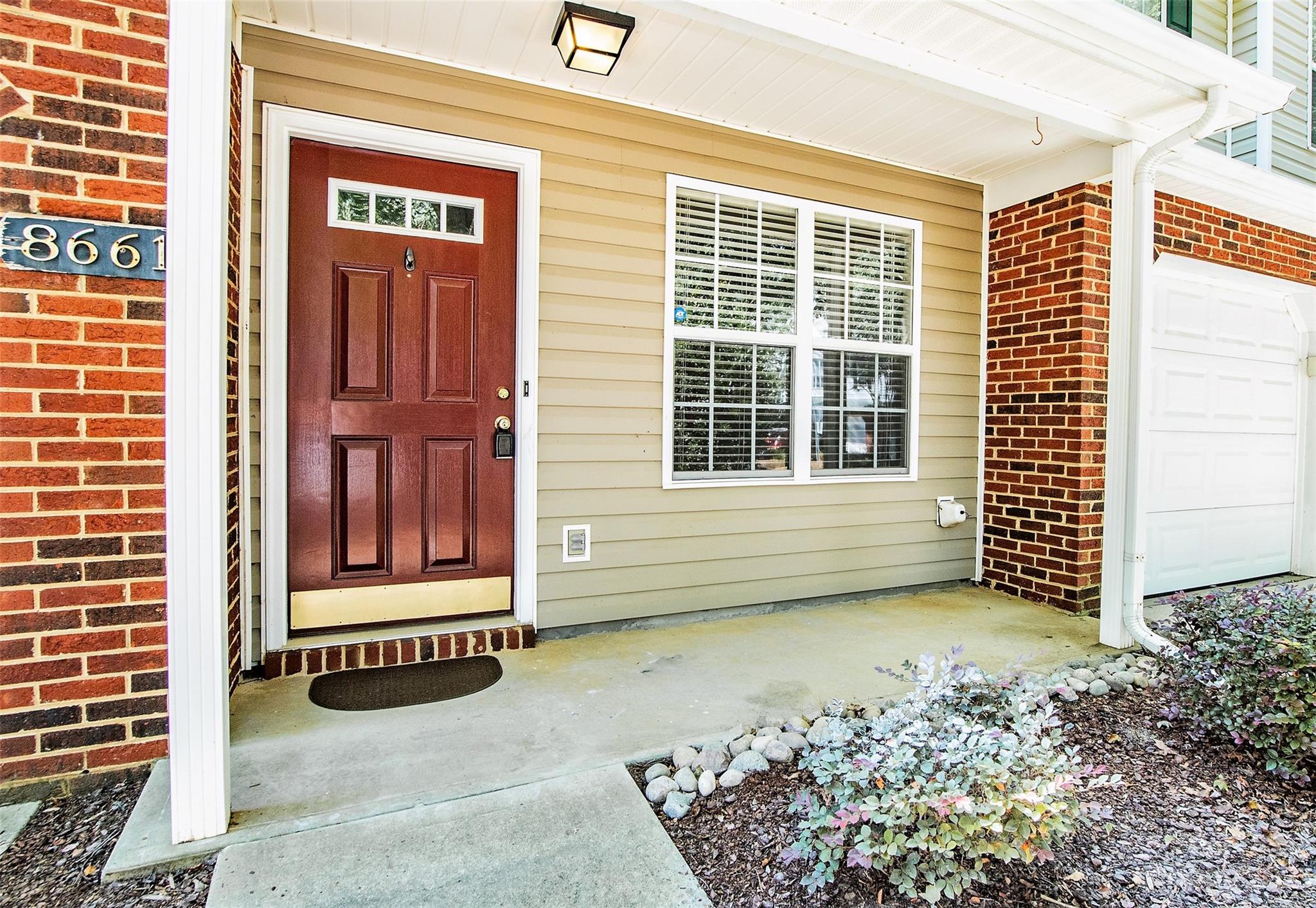 Property image 3 of 8661 Robinson Forest Drive in Tyler Woods, Charlotte, NC 28277
