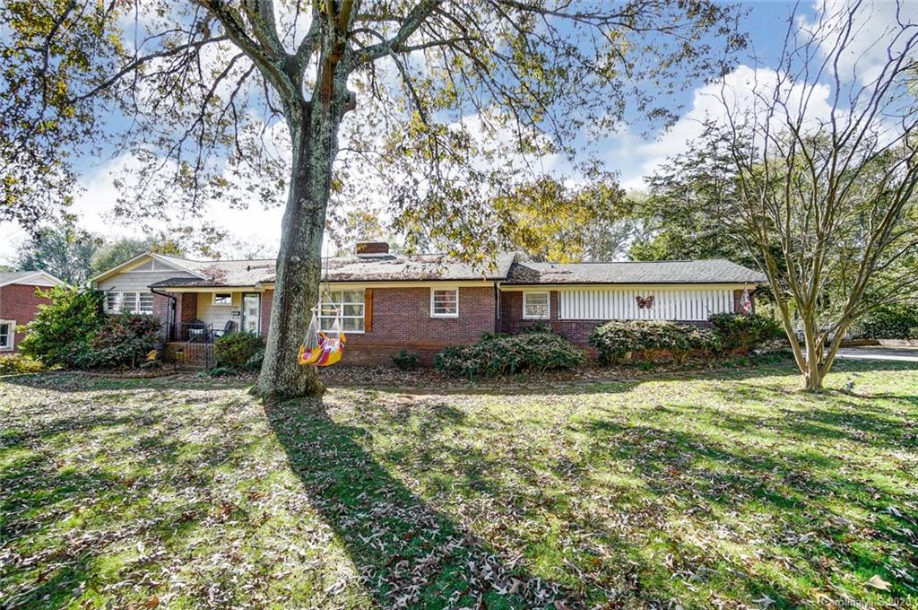 Property image 3 of 2421 Armstrong Park Drive in Armstrong Park, Gastonia, NC 28054