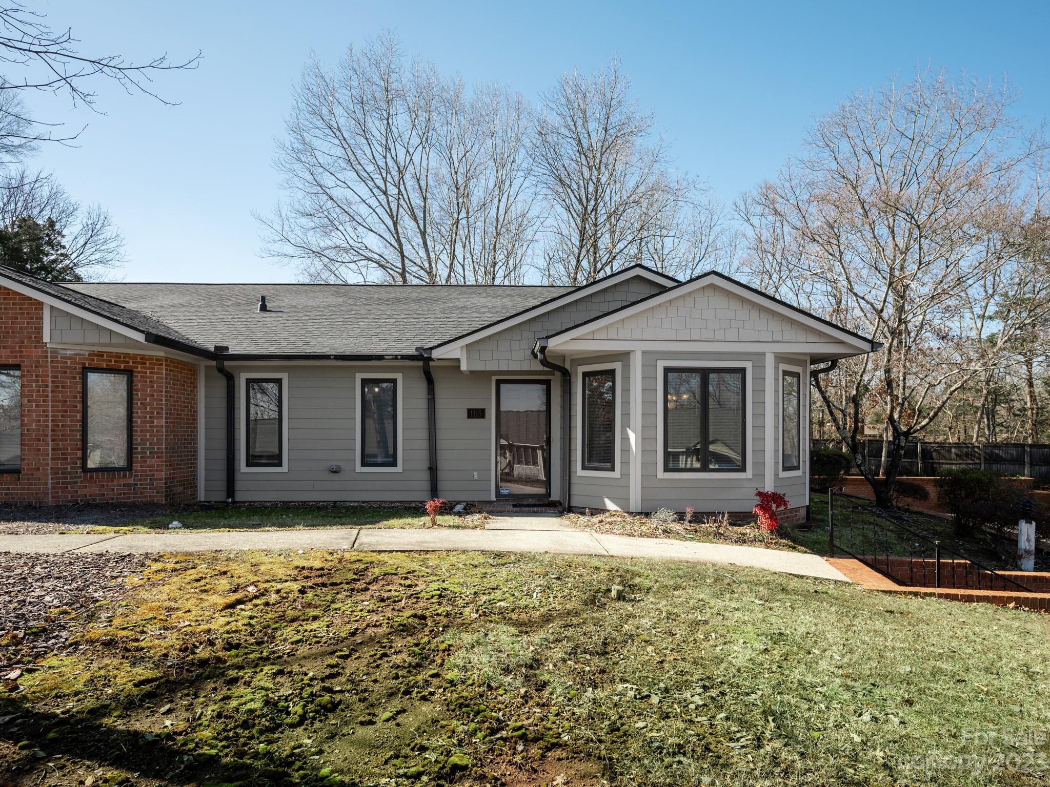 Property image 2 of 1115 Hanford Place in Ridgeview, Concord, NC 28027