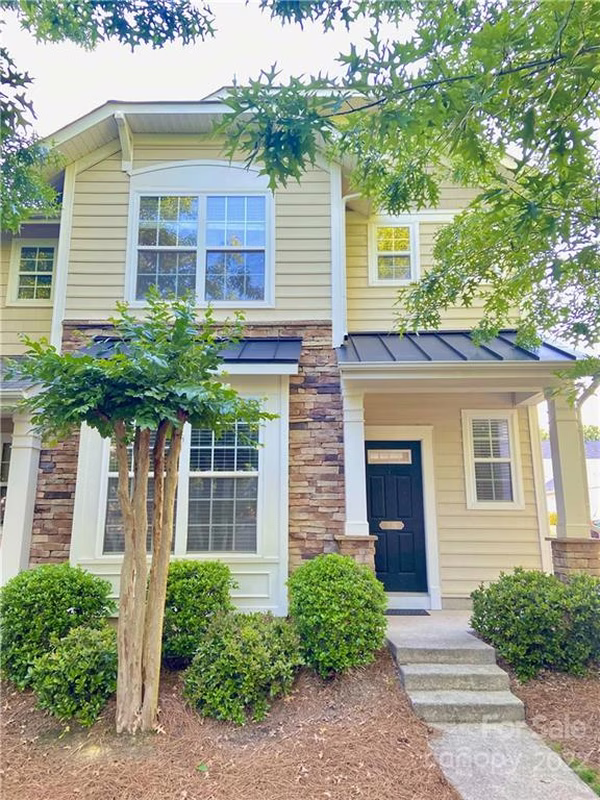 1136 Hammond Drive