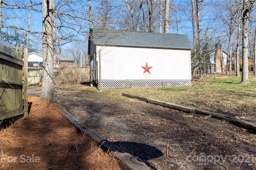 Property image 3 of 1233 Michael Avenue in Brafford Farms, Concord, NC 28025