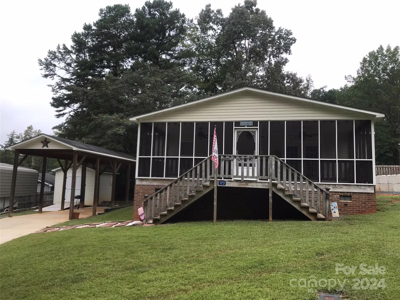 173 175 Landlubber Trail
