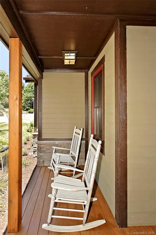 Property image 4 of 53 Hogans View Circle in Hawks Ridge, Hendersonville, NC 28739