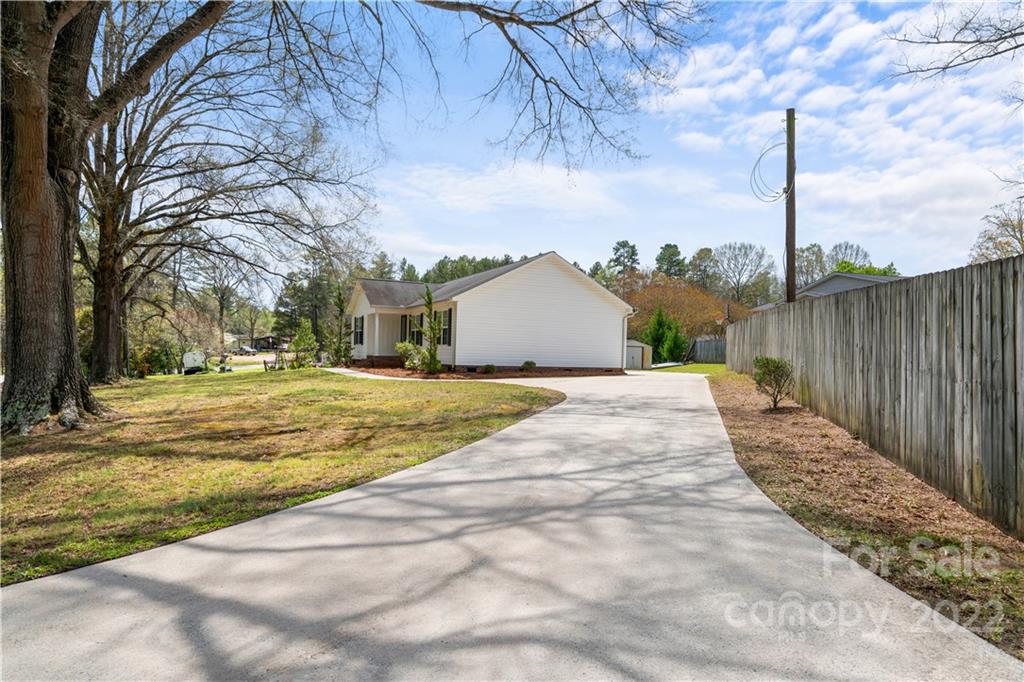 Property image 3 of 913 Willard Avenue in Shady Haven, Kannapolis, NC 28083