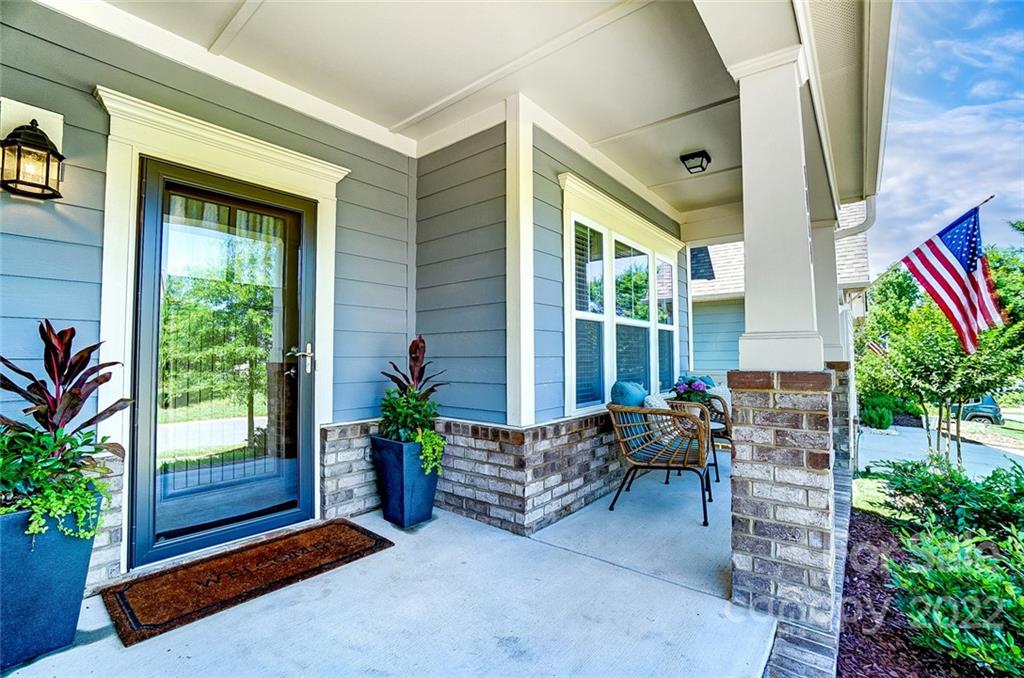 Property image 2 of 5060 Stonehill Lane in Chestnut Place, Matthews, NC 28104