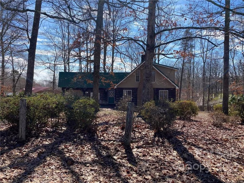 Property image 2 at 1921 Woodridge Drive, Hickory, NC 28602