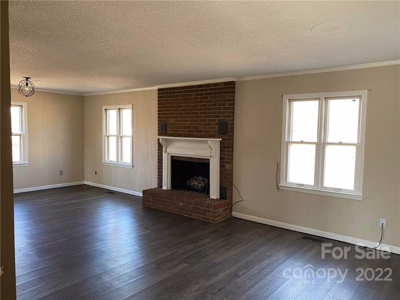Property image 3 at 1921 Woodridge Drive, Hickory, NC 28602