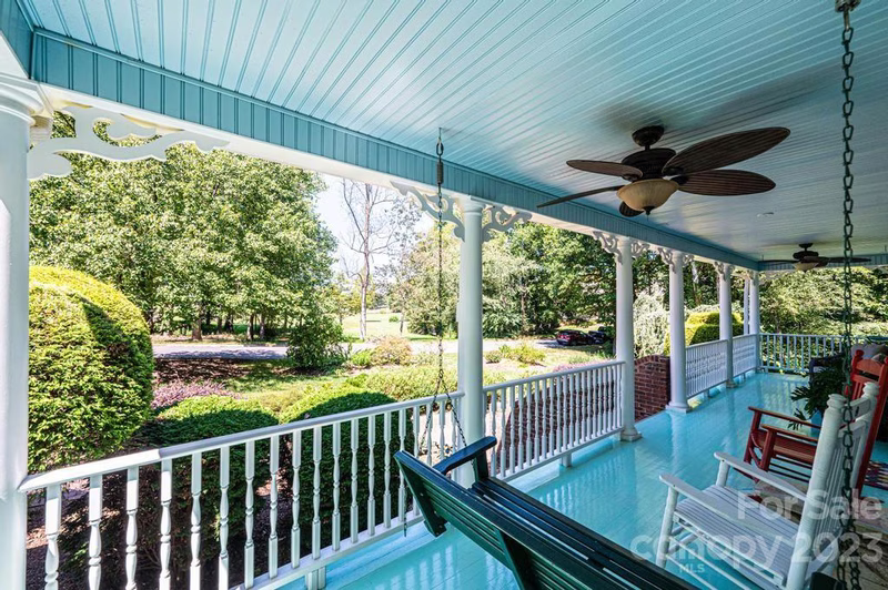 Property image 3 at 4008 Pinecrest Drive, Hickory, NC 28601