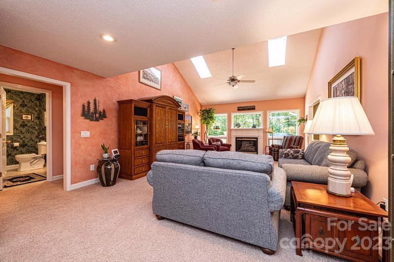 Property image 5 at 4008 Pinecrest Drive, Hickory, NC 28601