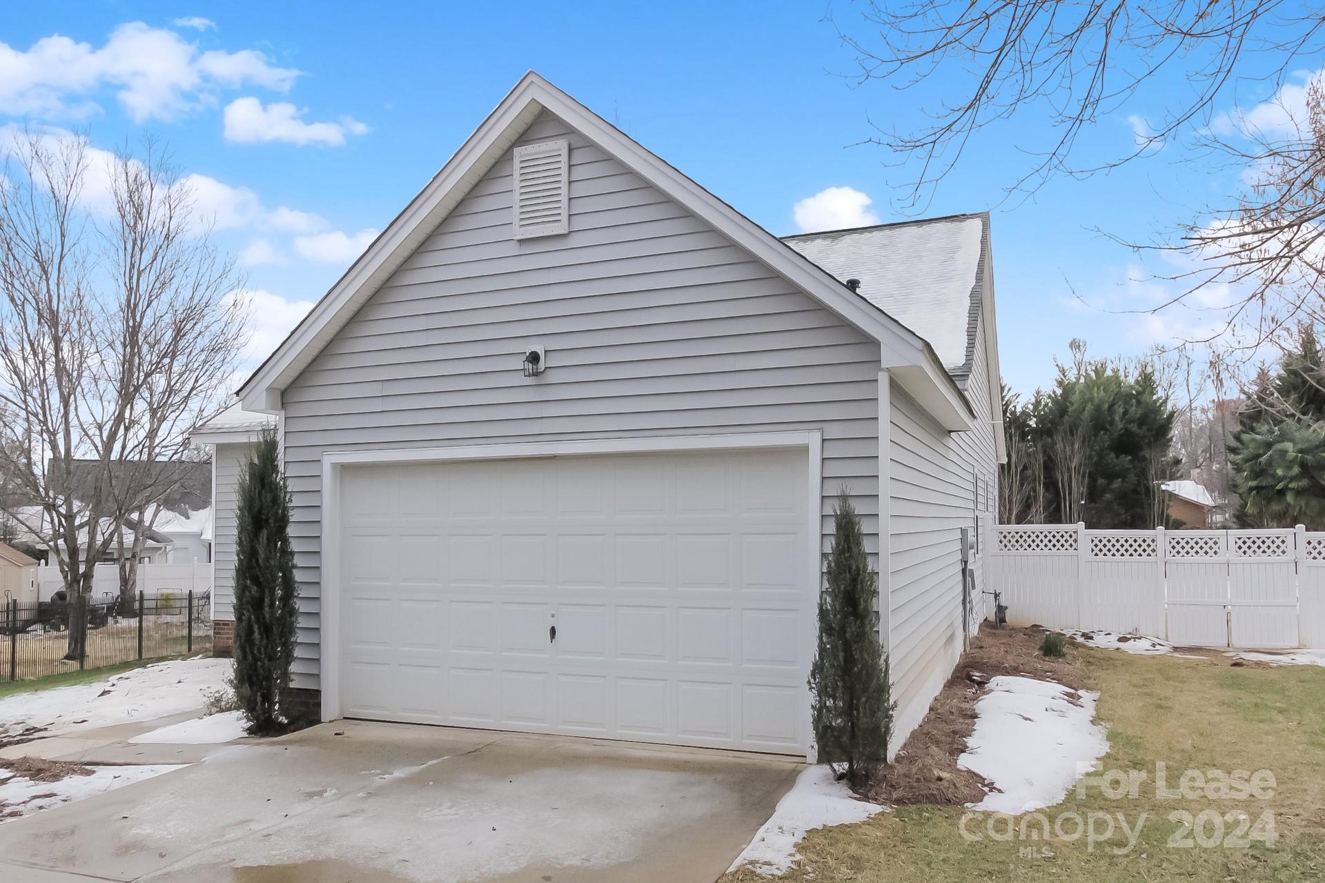 Property image 3 of 9608 Callison Court in Turtle Rock, Charlotte, NC 28215