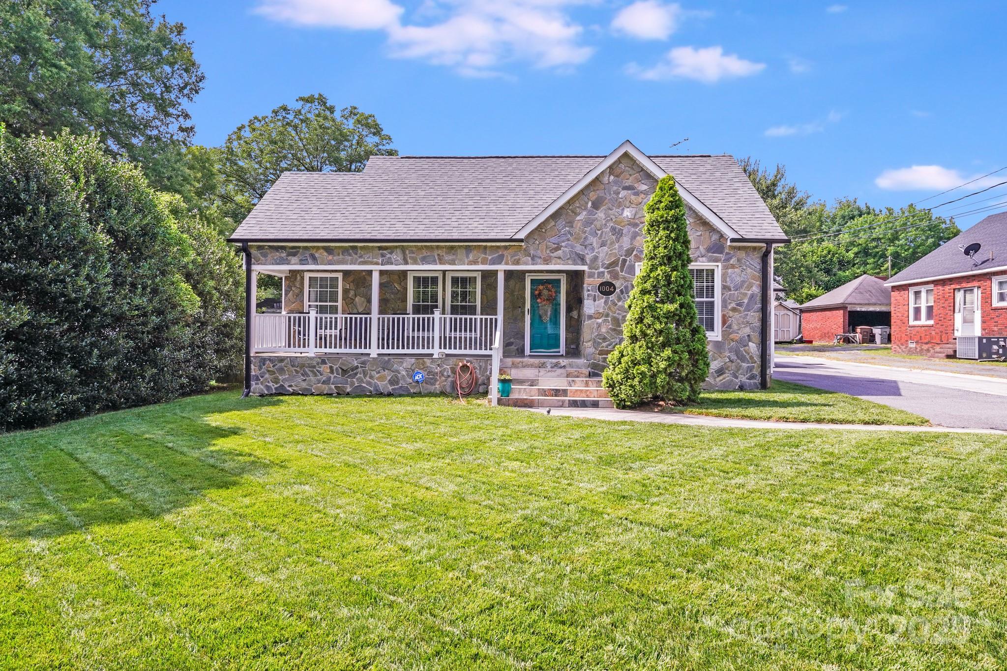 Property image 2 of 1004 Venus Street in Jackson Park, Kannapolis, NC 28083