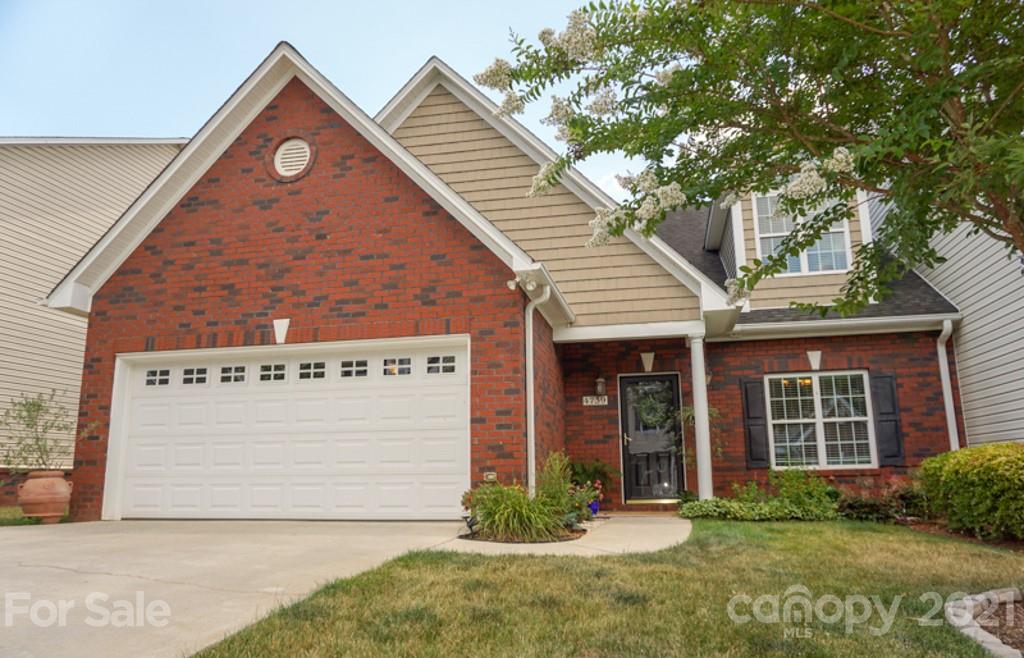 Property image 2 of 4739 Braxton Gate Lane in Braxton Gate Townhomes, Hickory, NC 28602