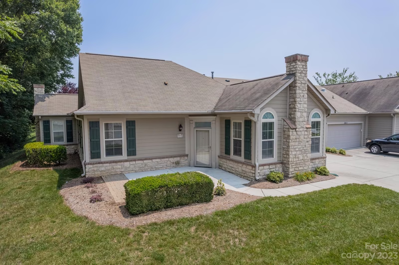 Property image 3 at 2407 Coltsview Lane, Matthews, NC 28105
