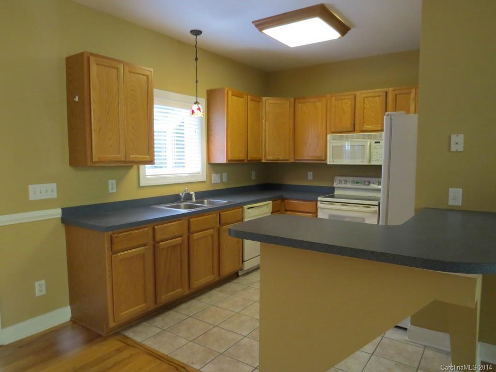 Property image 4 of 137 Blackbeard Lane in Pirates Cove, Mooresville, NC 28117