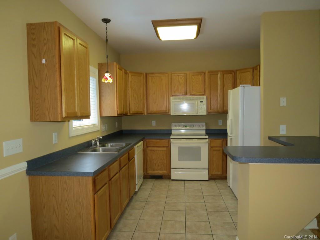 Property image 5 of 137 Blackbeard Lane in Pirates Cove, Mooresville, NC 28117