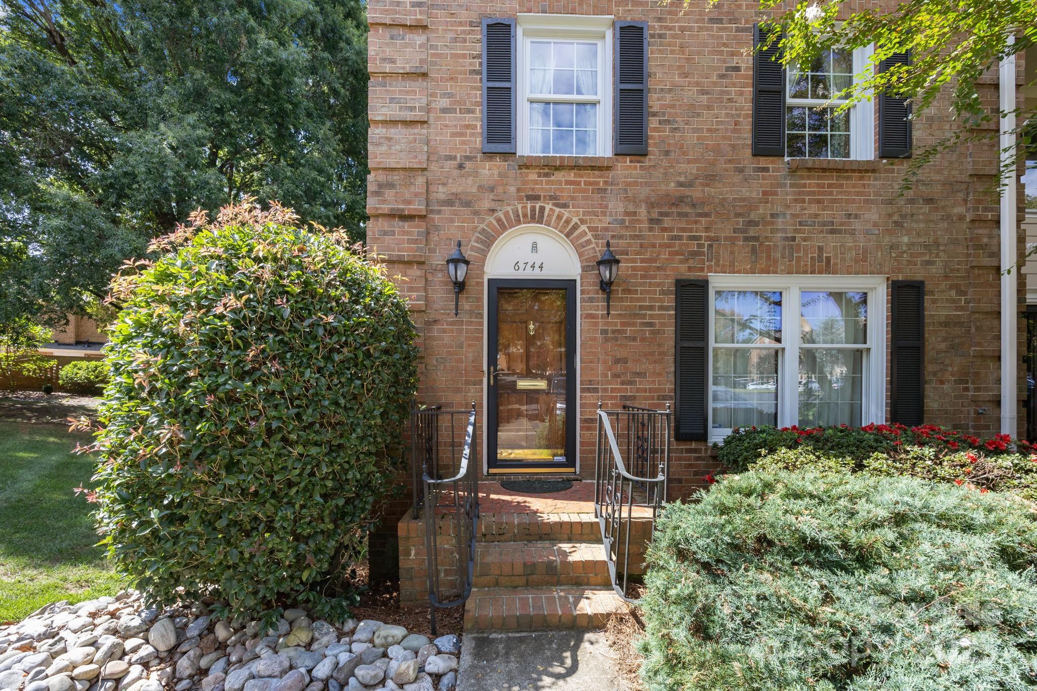 Property image 2 of 6744 Constitution Lane in Olde Georgetowne, Charlotte, NC 28210