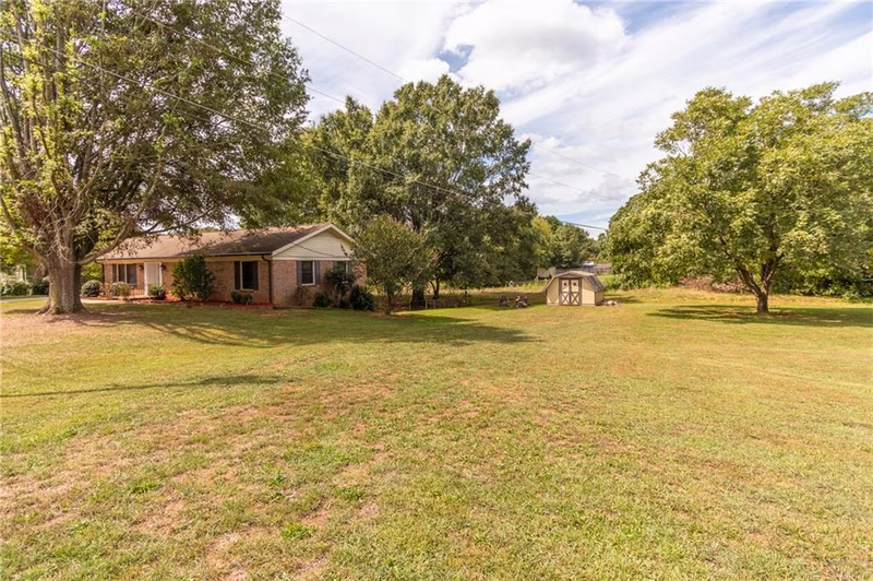 Property image 3 at 1373 Homestead Drive, Hickory, NC 28602