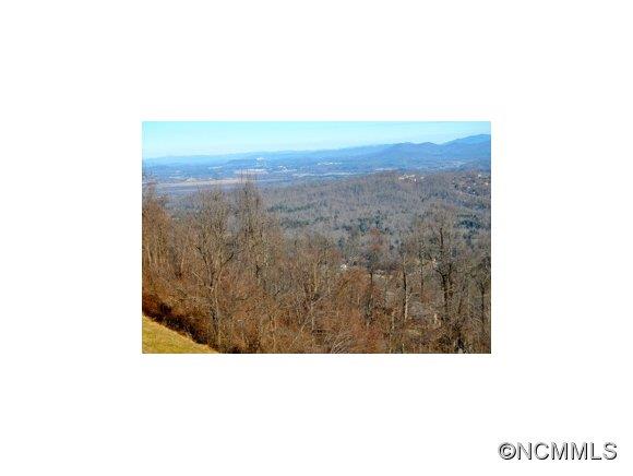 Property image 3 of 603 Fleetwood Plaza in Fleetwood Plaza, Hendersonville, NC 28739